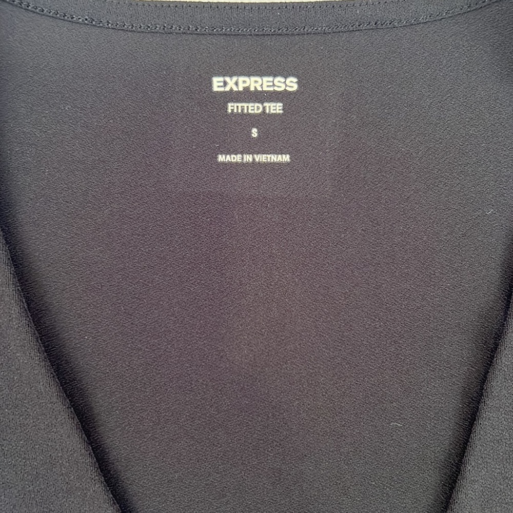 Black fitted tee - Picture 2 of 3